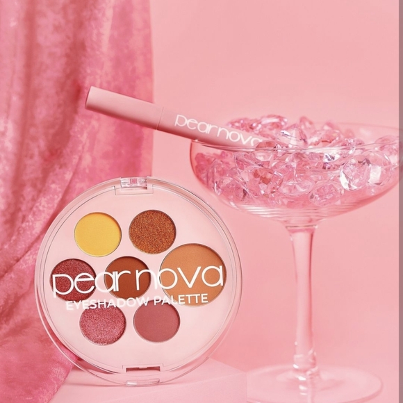5/75$ PEAR NOVA Eyeshadow Palette - Picture 1 of 14